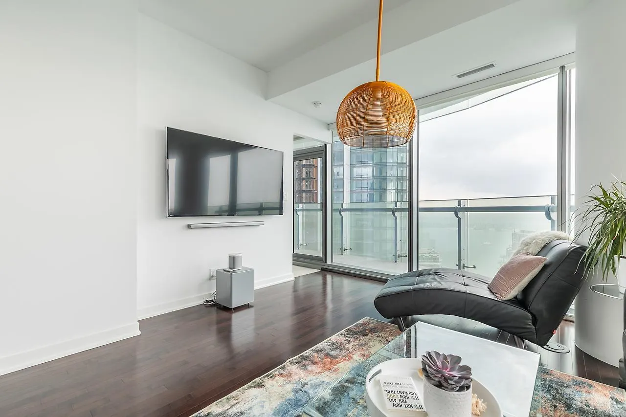 Executive Corner Suite With Panoramic View Toronto Apartment