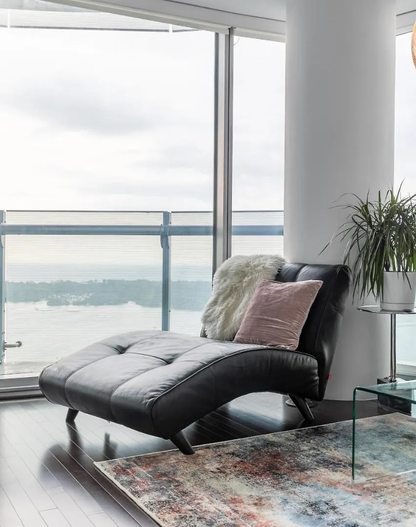 Apartment Executive Corner Suite With Panoramic View Toronto Canada