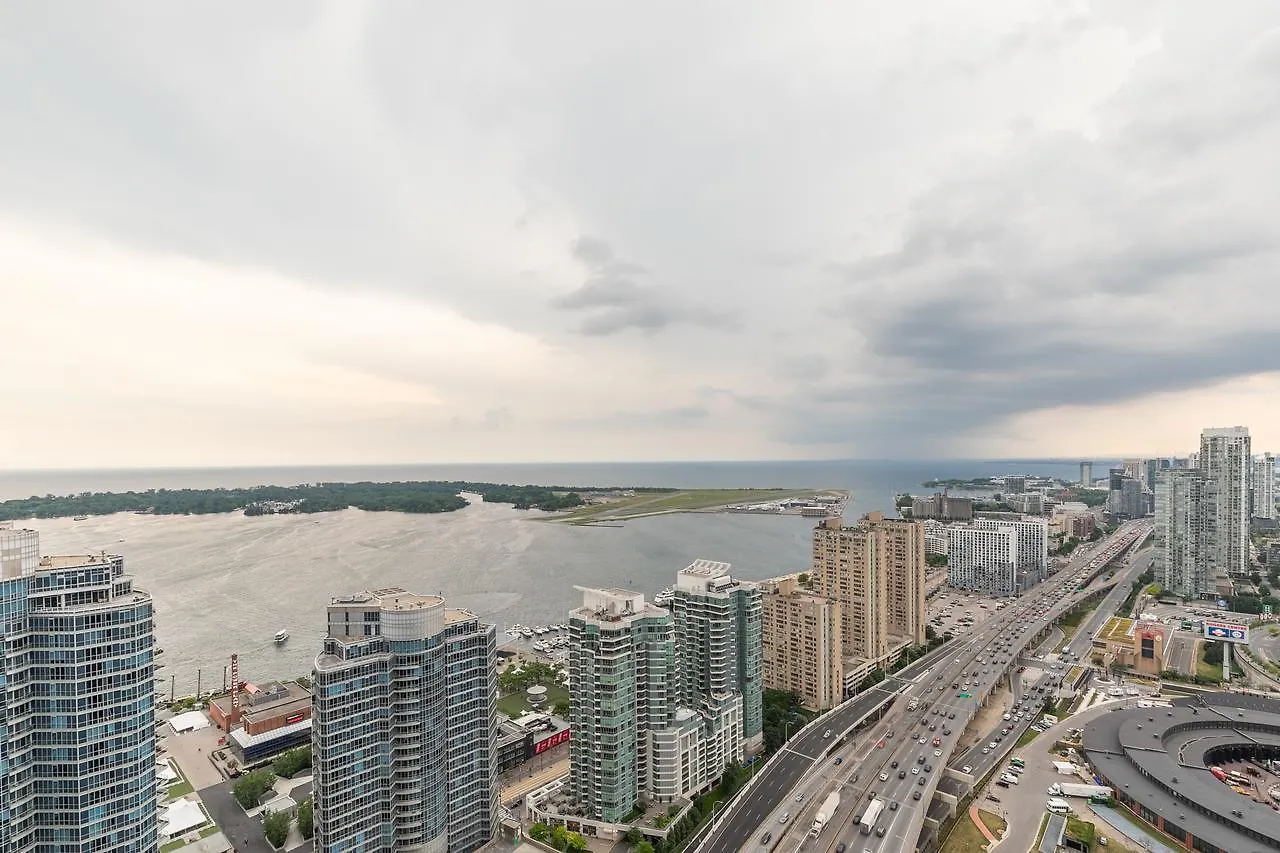 Executive Corner Suite With Panoramic View Toronto Apartment