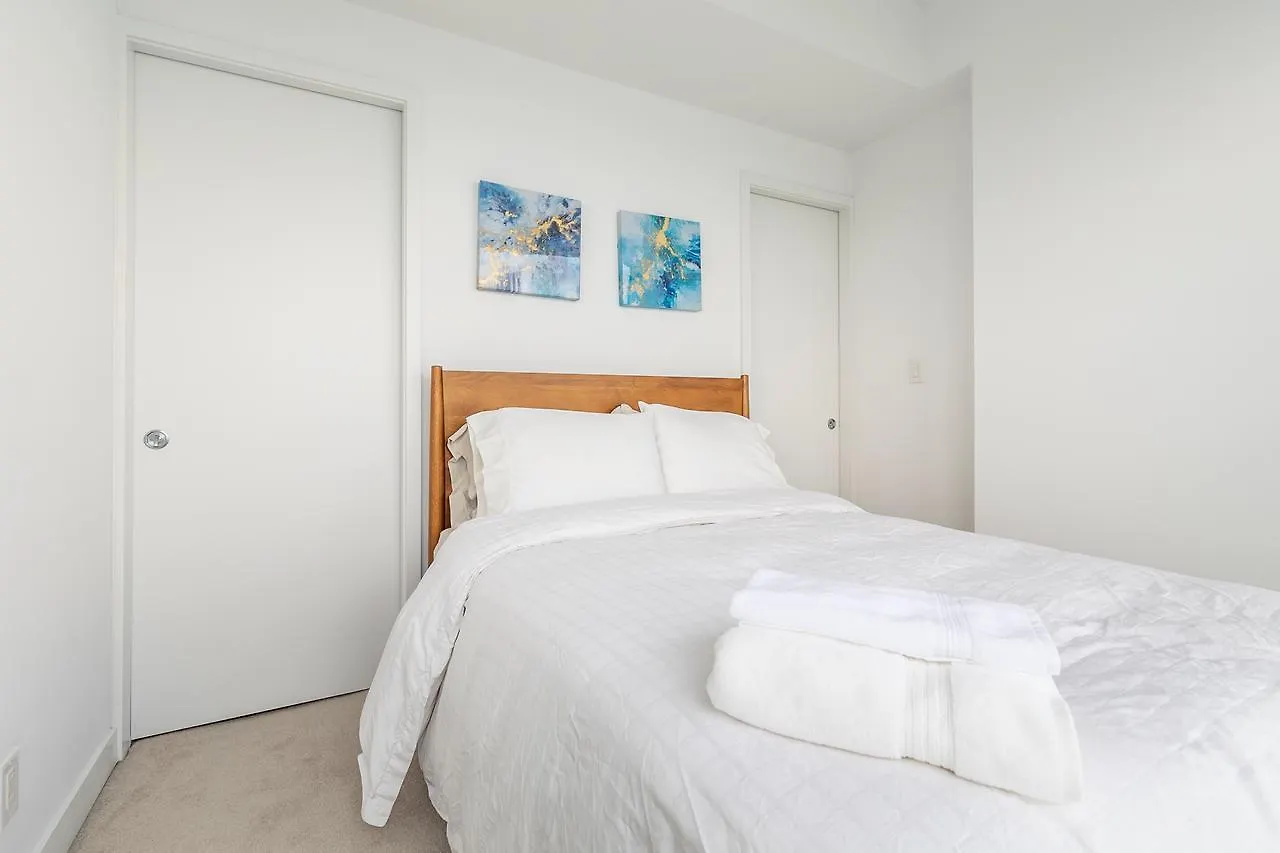 Executive Corner Suite With Panoramic View Toronto Apartment