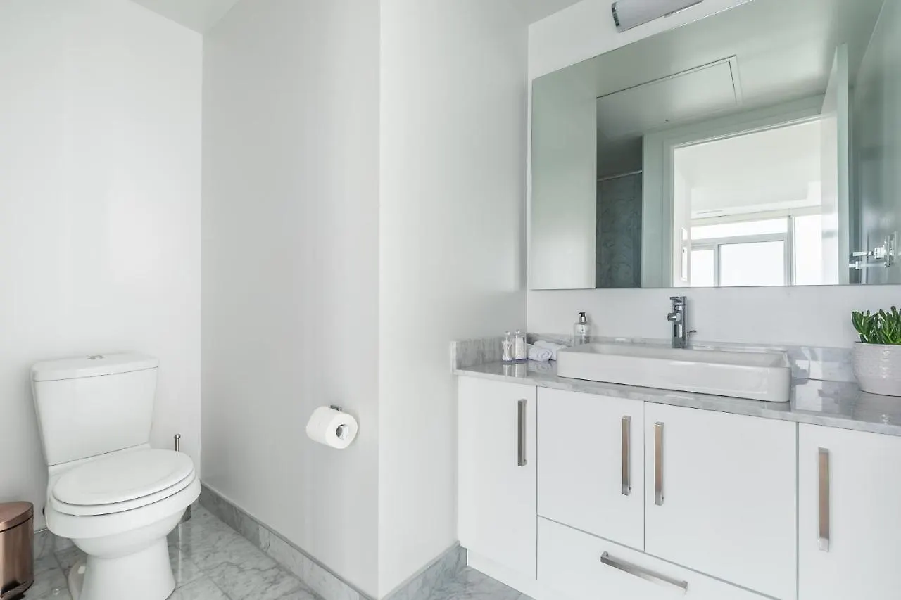 Executive Corner Suite With Panoramic View Toronto Apartment