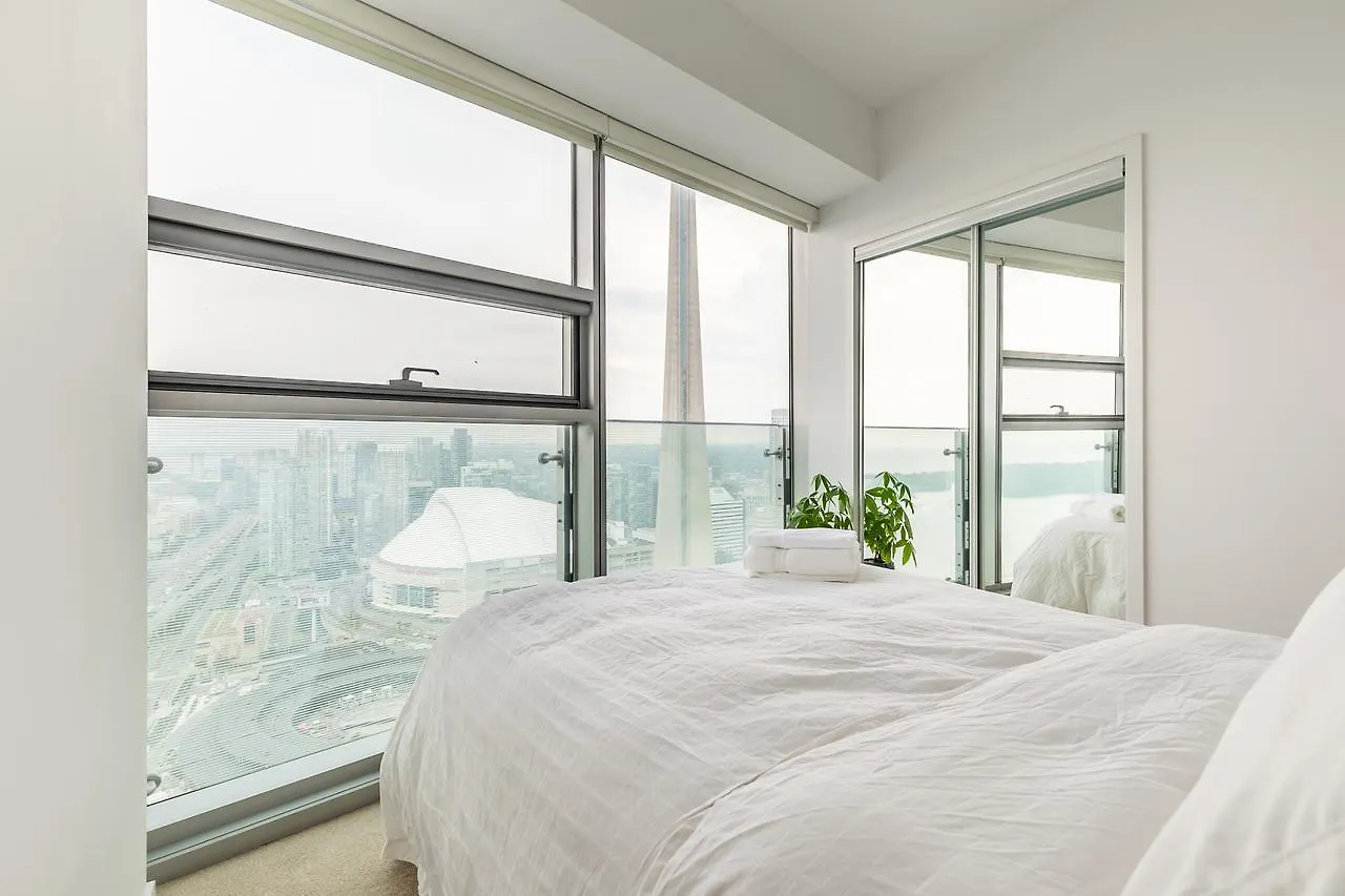 Executive Corner Suite With Panoramic View 토론토 아파트